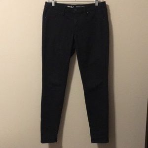 🌹Black Mid-Rise Jegging🌹